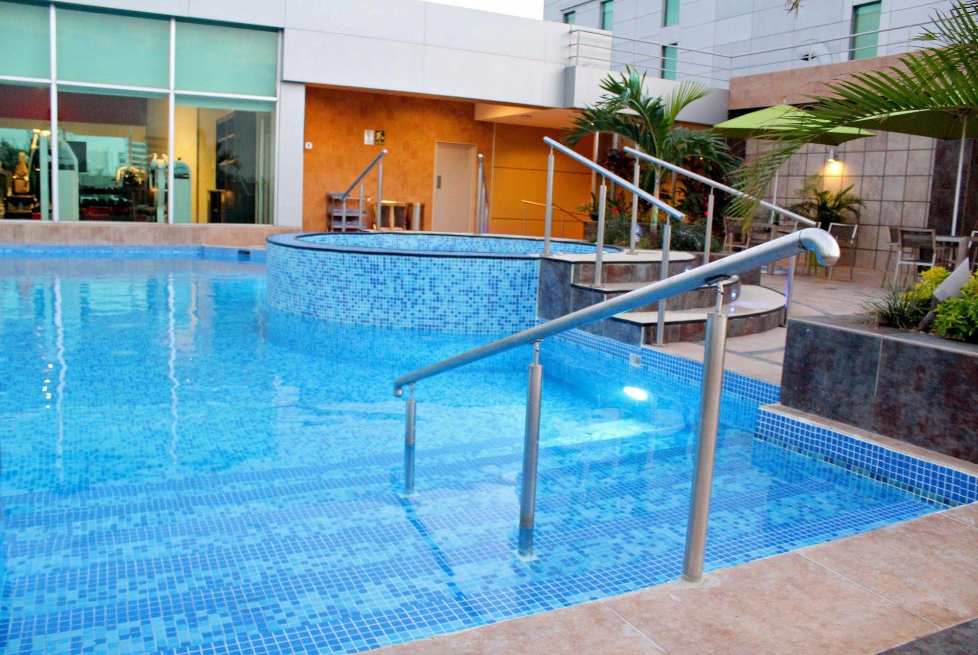 Ramada Plaza By Wyndham Panama Punta Pacifica Hotell Eksteriør bilde